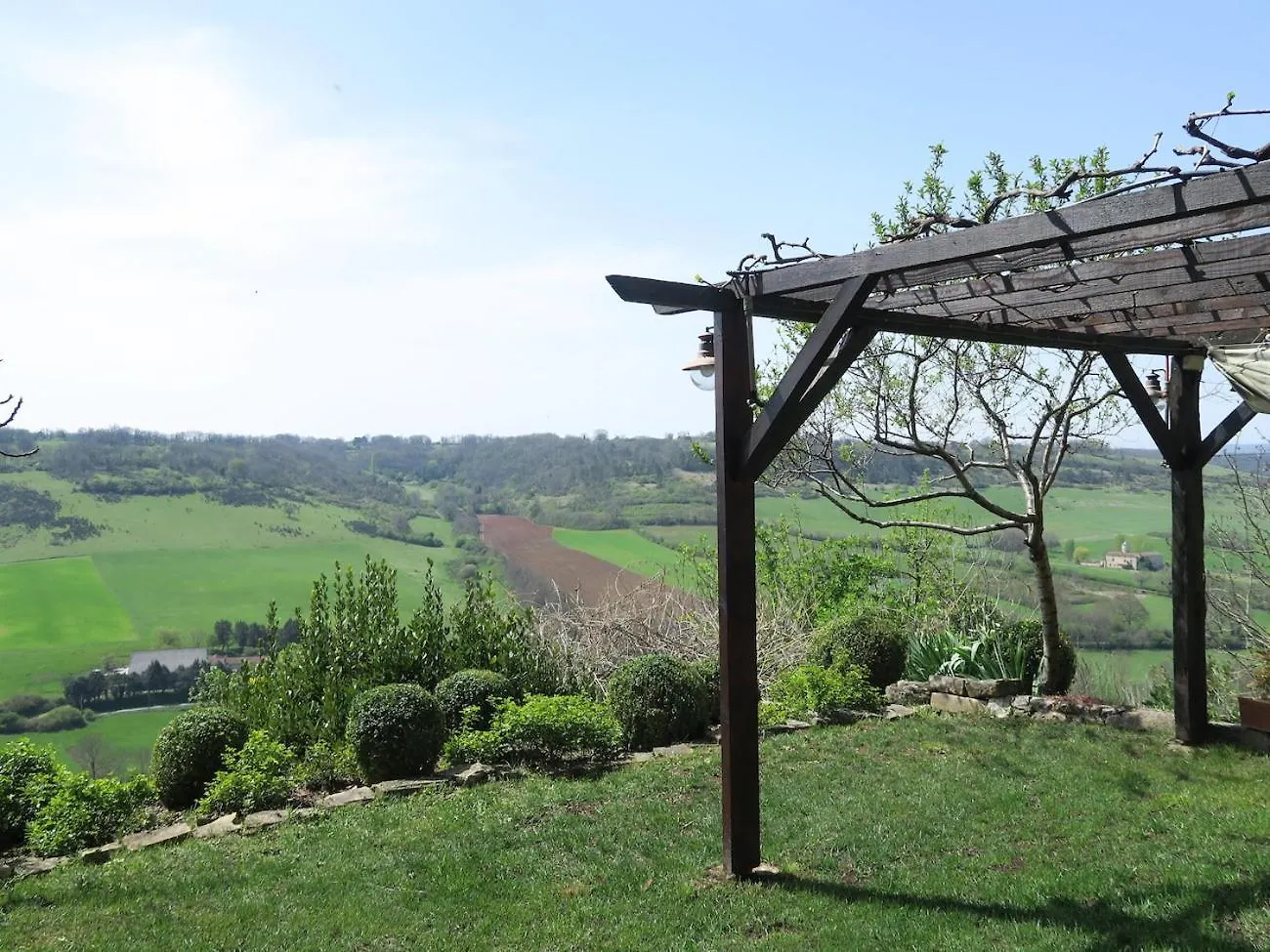 Bed and Breakfast Le Songe d'Atys à Cordes-sur-Ciel 0*,